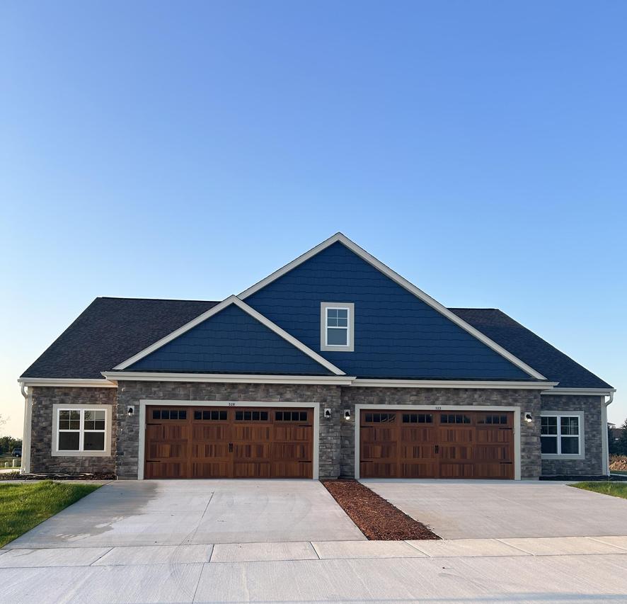 523 Firefly Trl #1, Hartford, WI 53027