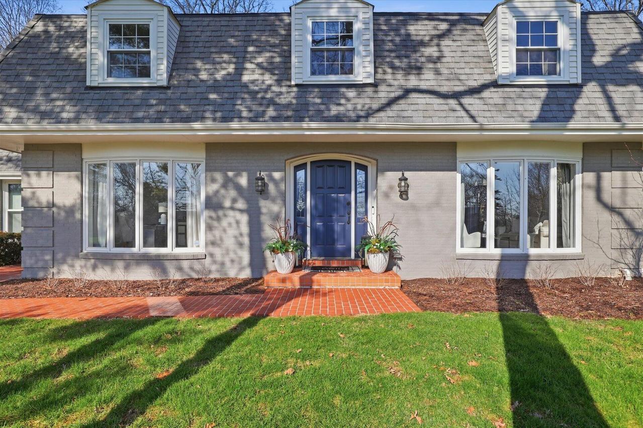 3695 Mary Cliff Ln, Brookfield, WI 53005