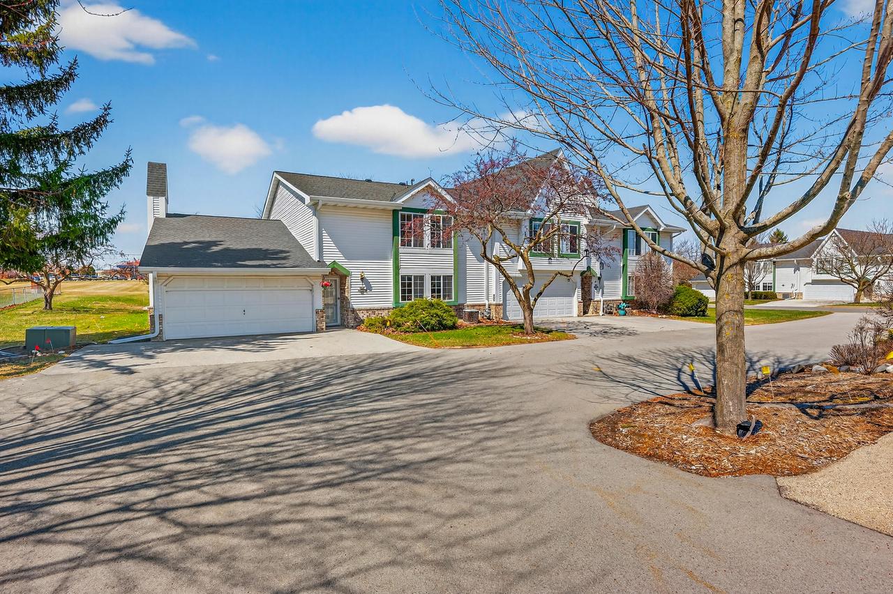 N74W23475 Water Tower Ct #E2, Sussex, WI 53089