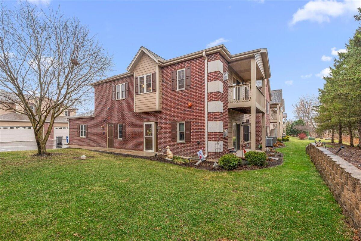 W162S7035 Olive Cir, Muskego, WI 53150