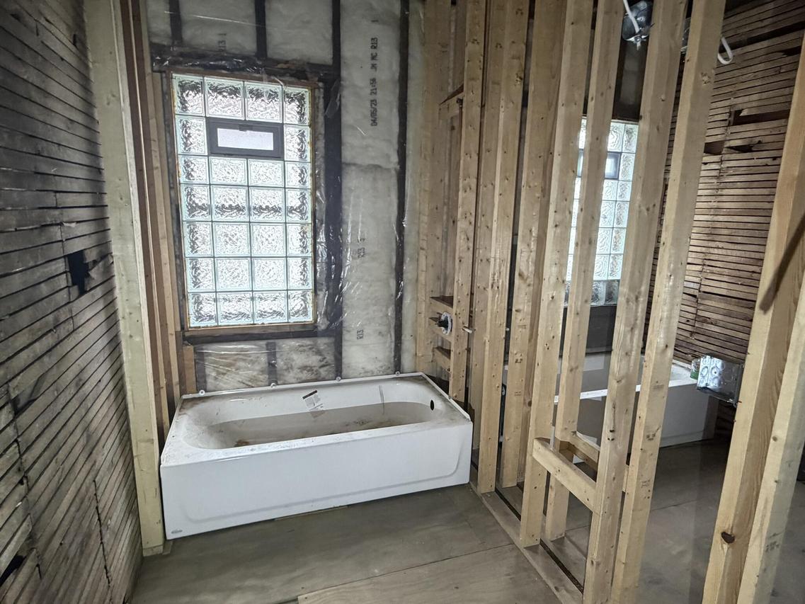 2334 N 9th St, Milwaukee, WI 53206