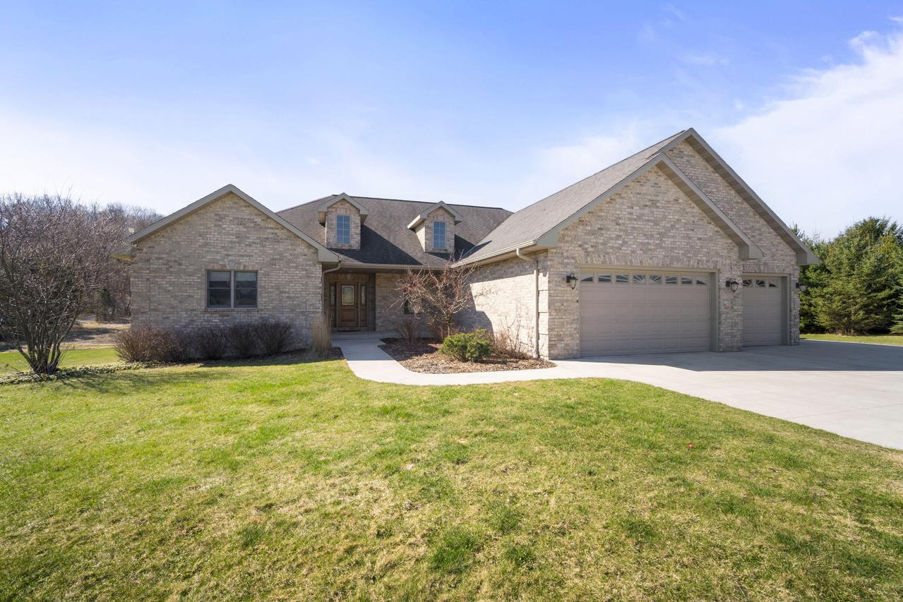 W1467 Town Mm Rd, Ashippun, WI 53059