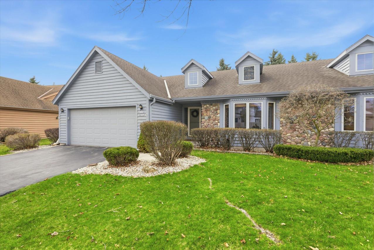 W178N9743 Riversbend Cir, Germantown, WI 53022