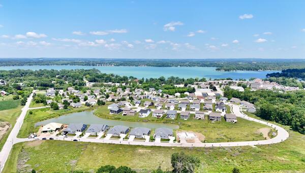 1538 Weston Ridge, Oconomowoc, WI 53066