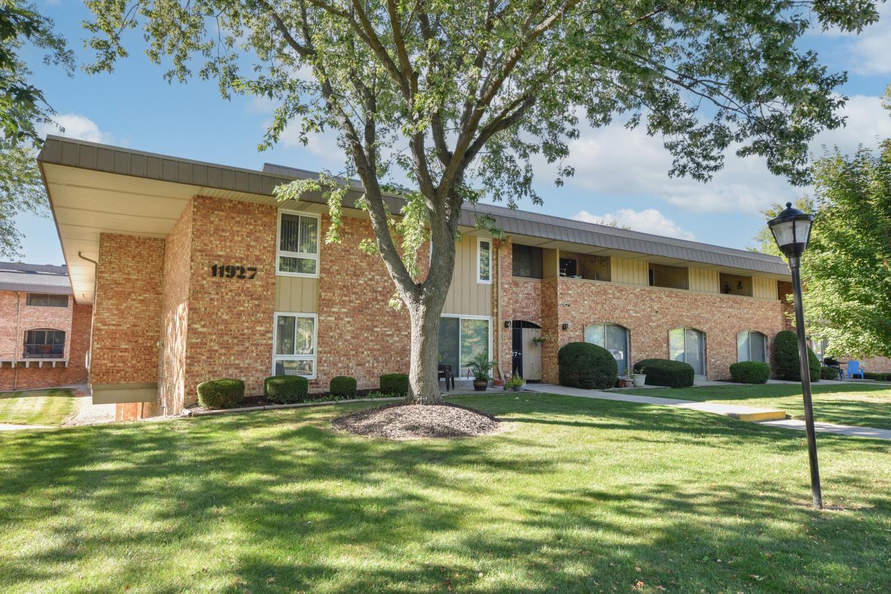 11927 W Appleton Ave #6, Milwaukee, WI 53224