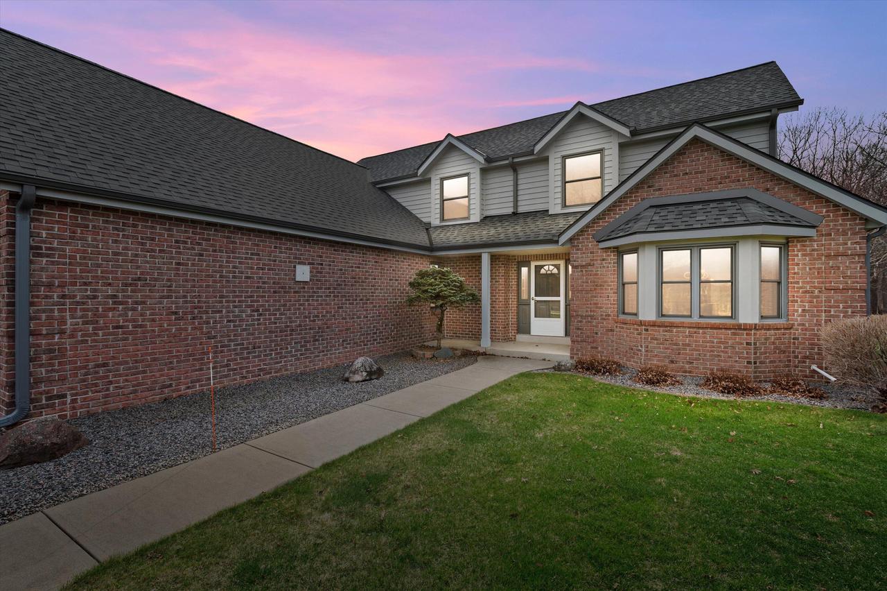 1511 Prairie Ln, Richfield, WI 53033