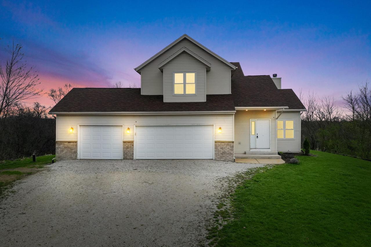 7809 E Wind Lake, Norway, WI 53185