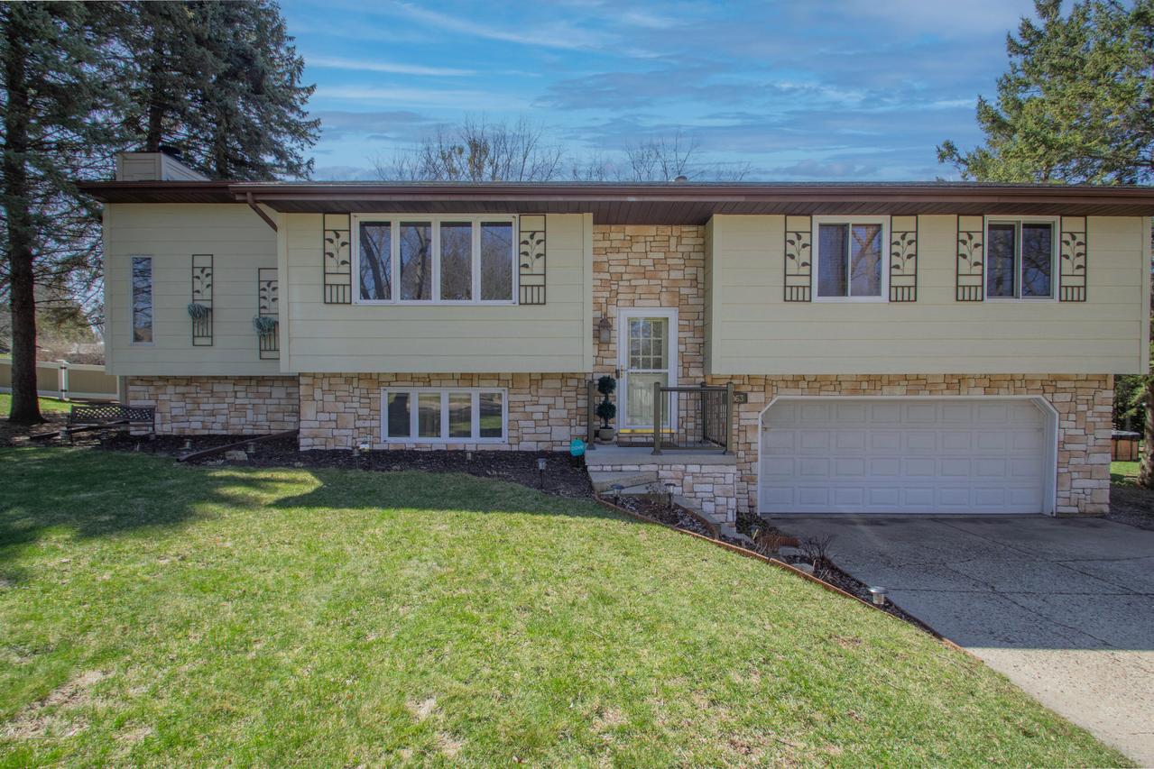 1063 Kiewert St, Watertown, WI 53098