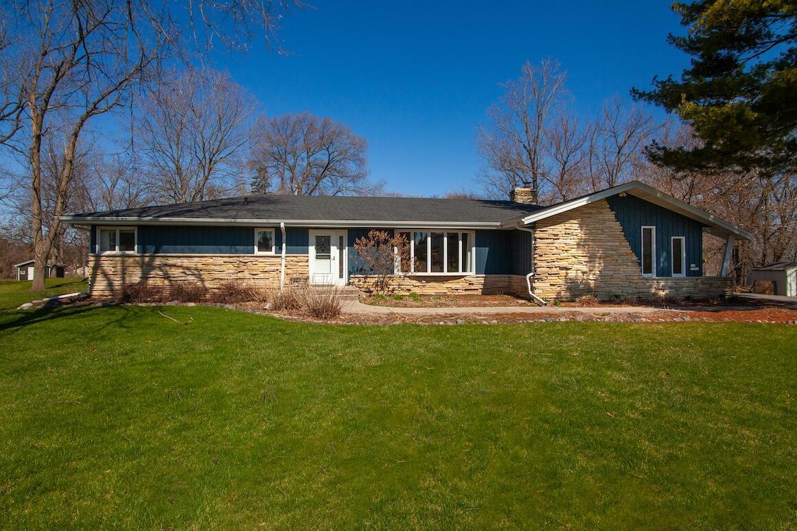 N59W39568 Laketon Ave, Oconomowoc, WI 53066