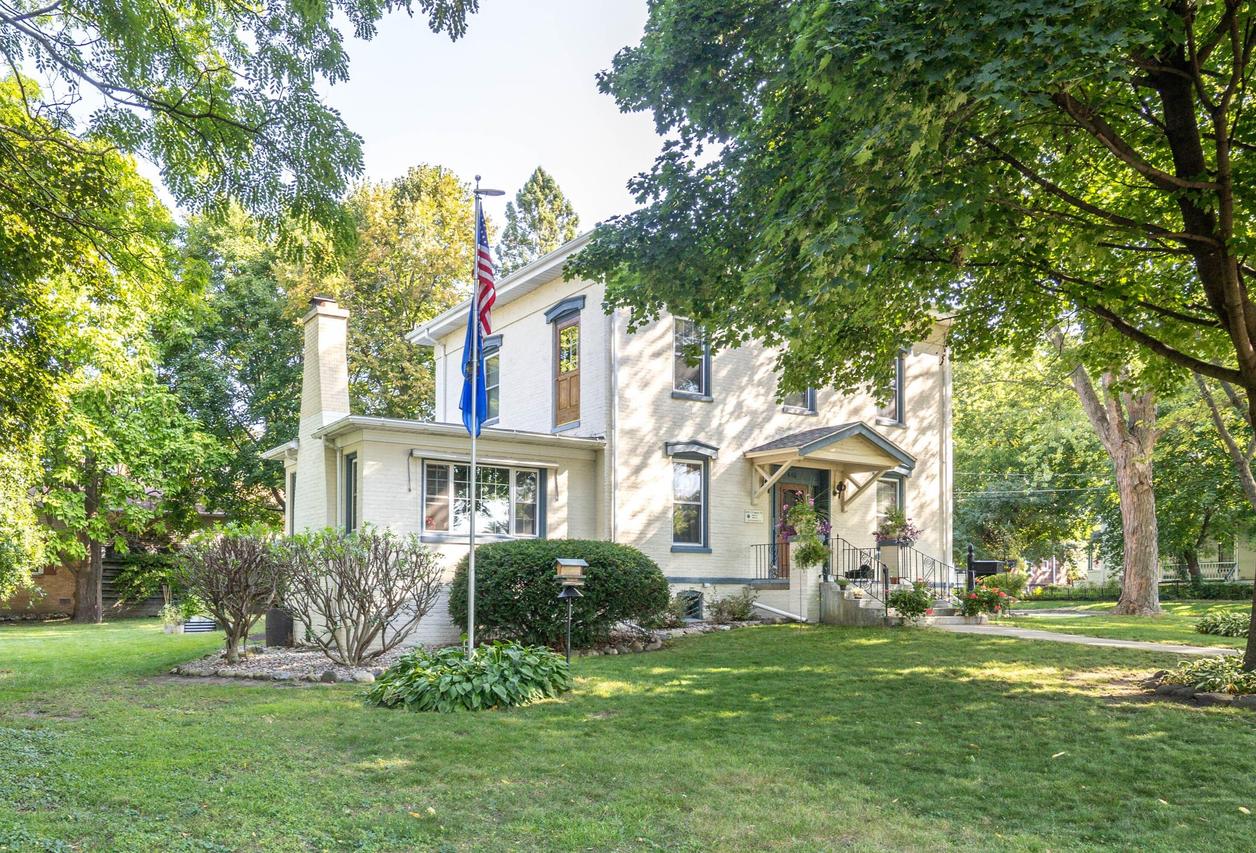 610 Clyman St, Watertown, WI 53094