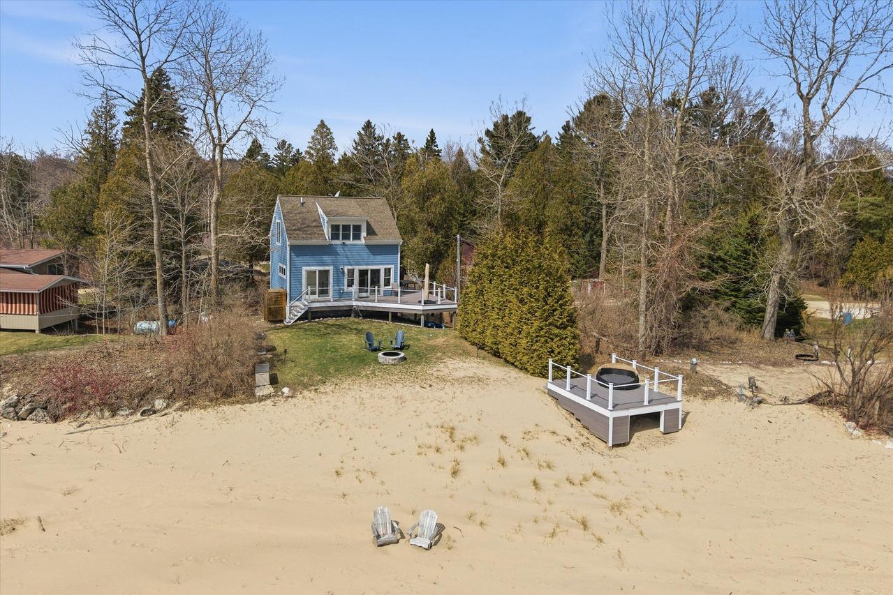 W1465 Idlewood Ct, Holland, WI 53070