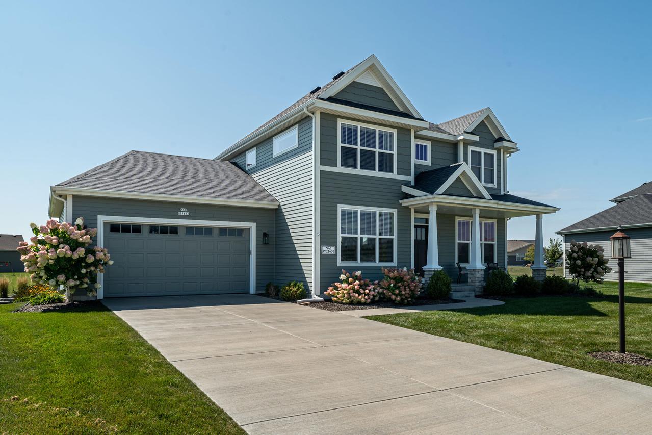 N61W21633 Legacy Trl, Menomonee Falls, WI 53051