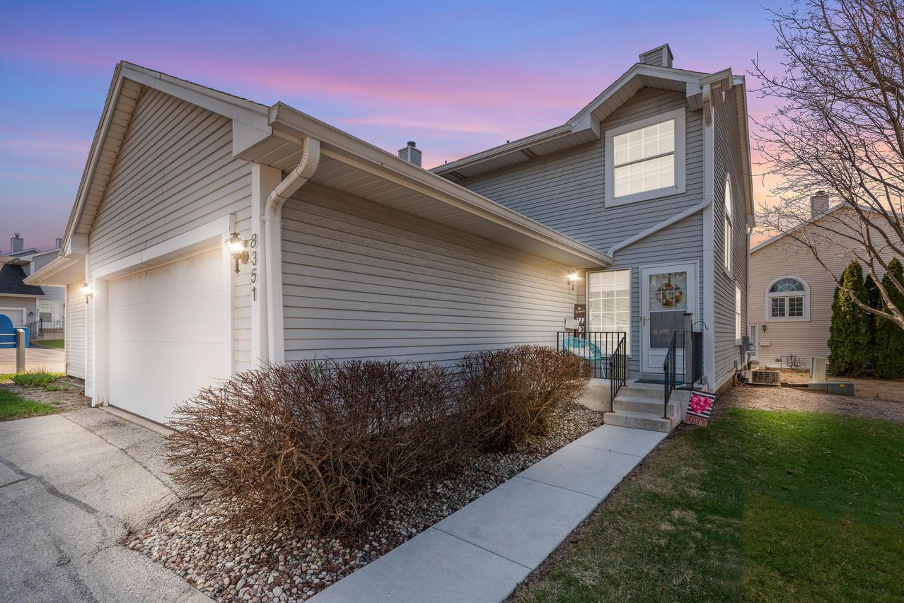 8351 S 76th St, Franklin, WI 53132