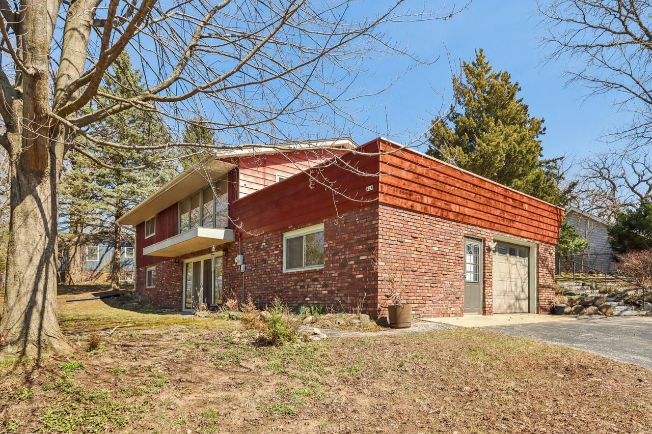 428 Ridge Ave, Burlington, WI 53105