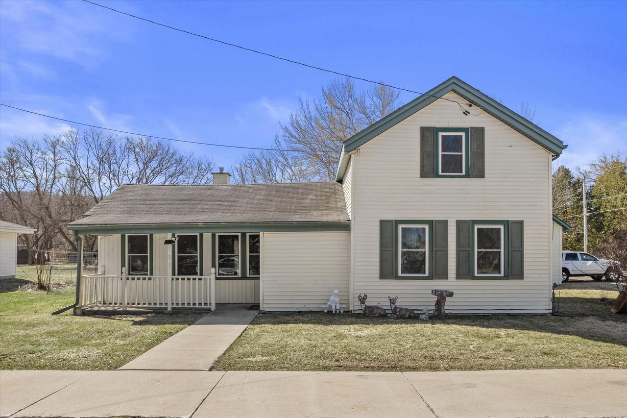 123 Young St, Glenbeulah, WI 53023