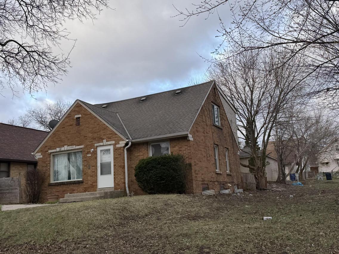 2657 N 52nd St, Milwaukee, WI 53210