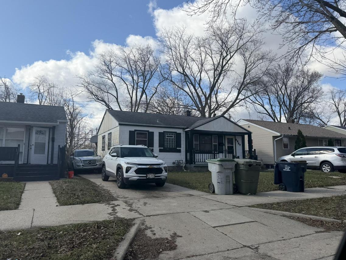 2927 W Carmen Ave., Milwaukee, WI 53209