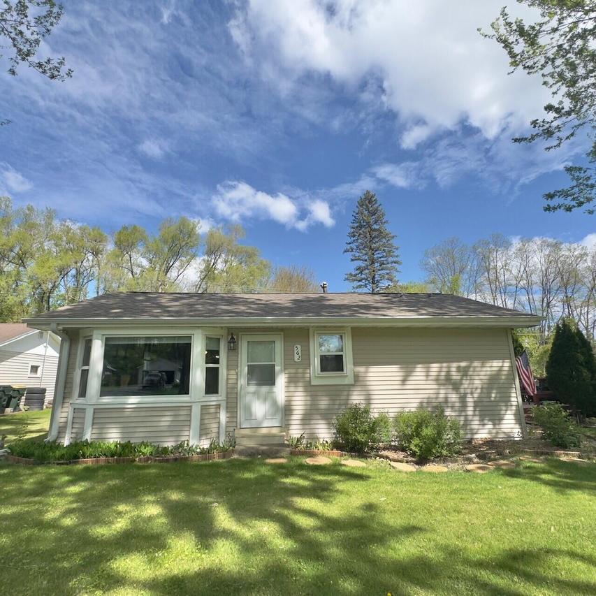 562 Gatewood Dr, Twin Lakes, WI 53181