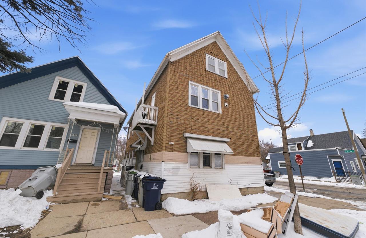 1541 S Union St, Milwaukee, WI 53204