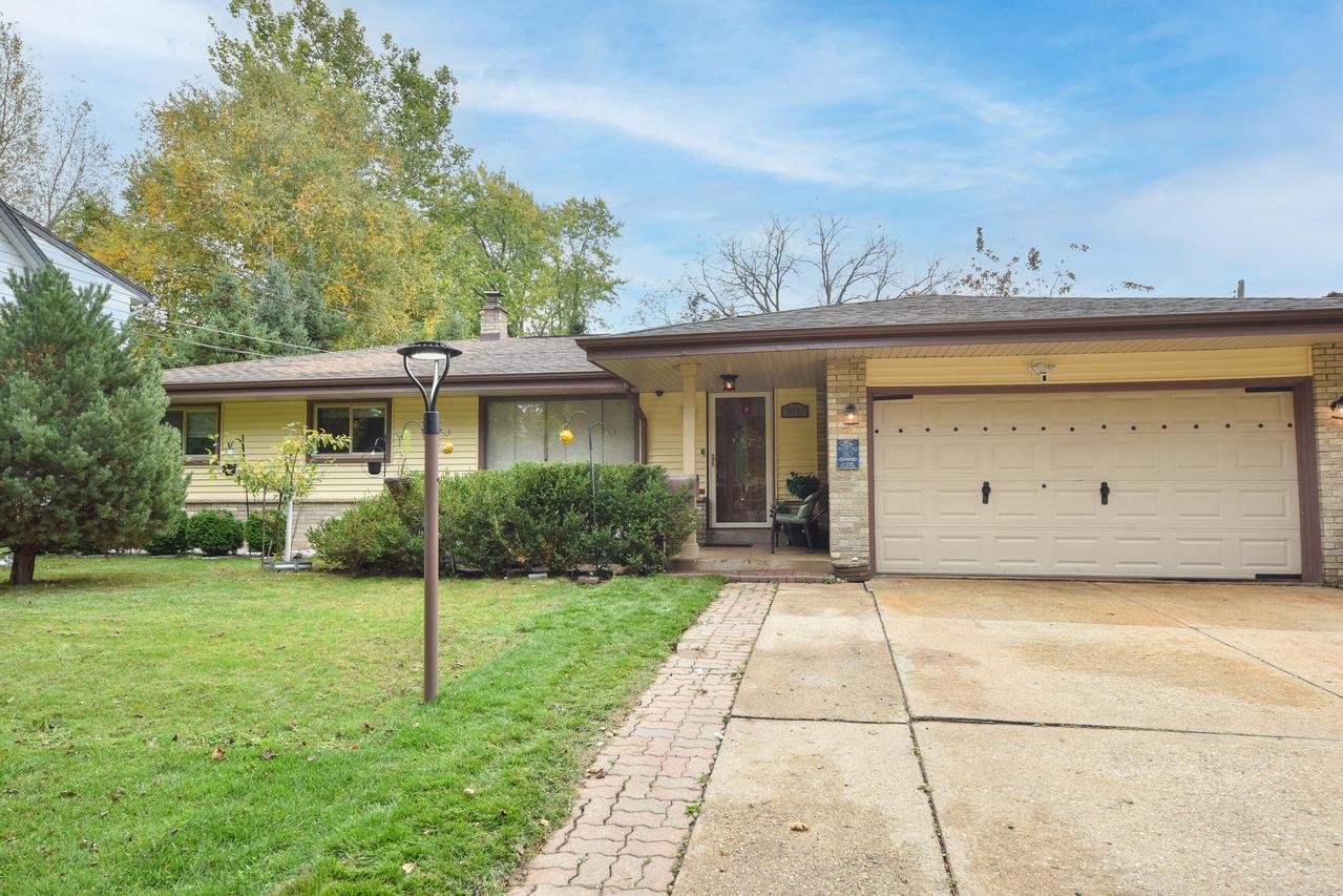 10723 W Rohr Ave, Milwaukee, WI 53225