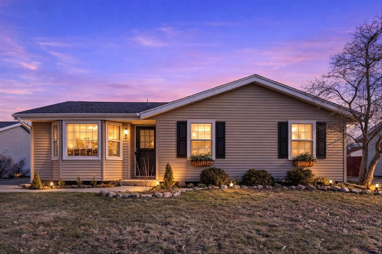 5804 69th St, Kenosha, WI 53142