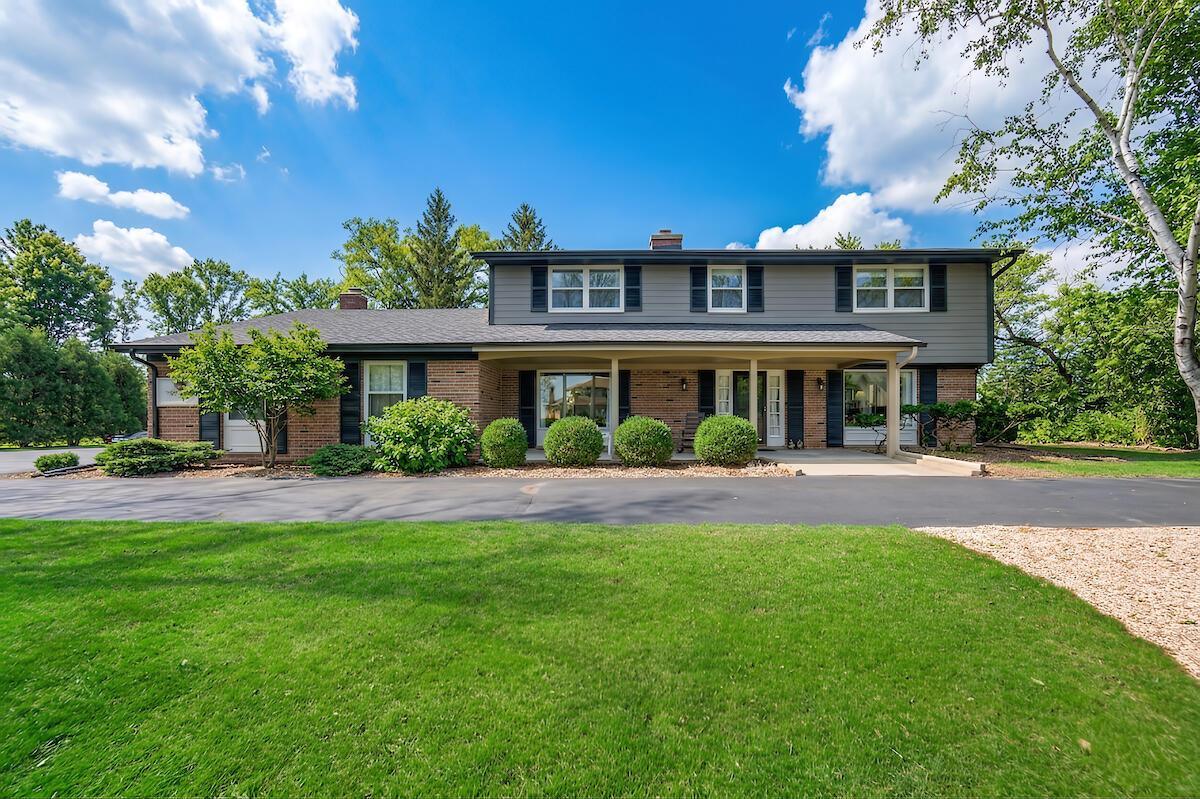 711 Waters Edge Rd, Caledonia, WI 53402