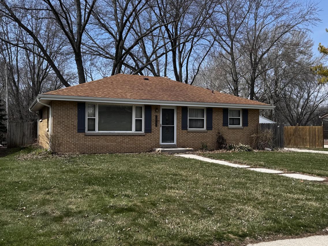 1623 17th Ave, Grafton, WI 53024