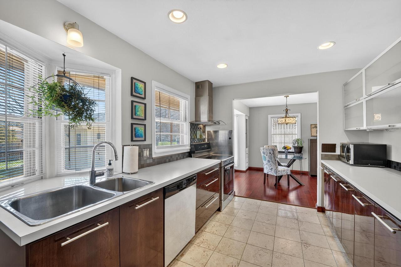 2234 N 106th St, Wauwatosa, WI 53226