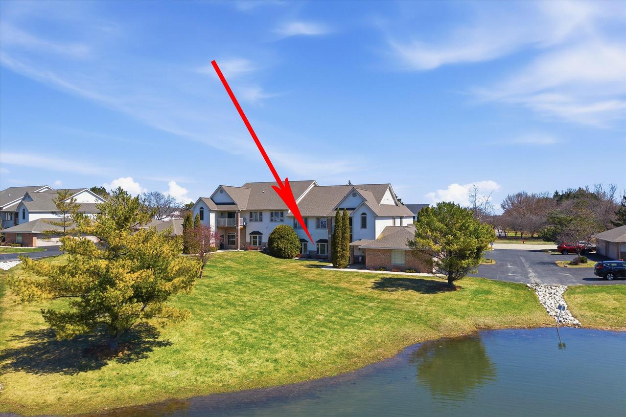 811 Cheyenne Ave #G, Grafton, WI 53024