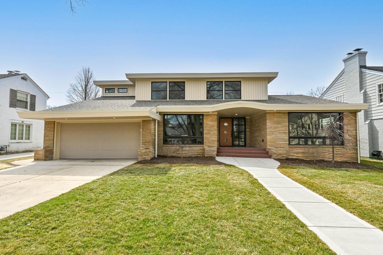 2301 E Glendale Ave, Whitefish Bay, WI 53211