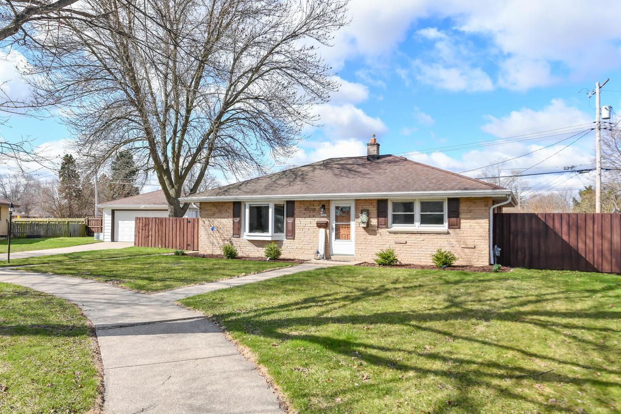 3321 S 70th St, Milwaukee, WI 53219