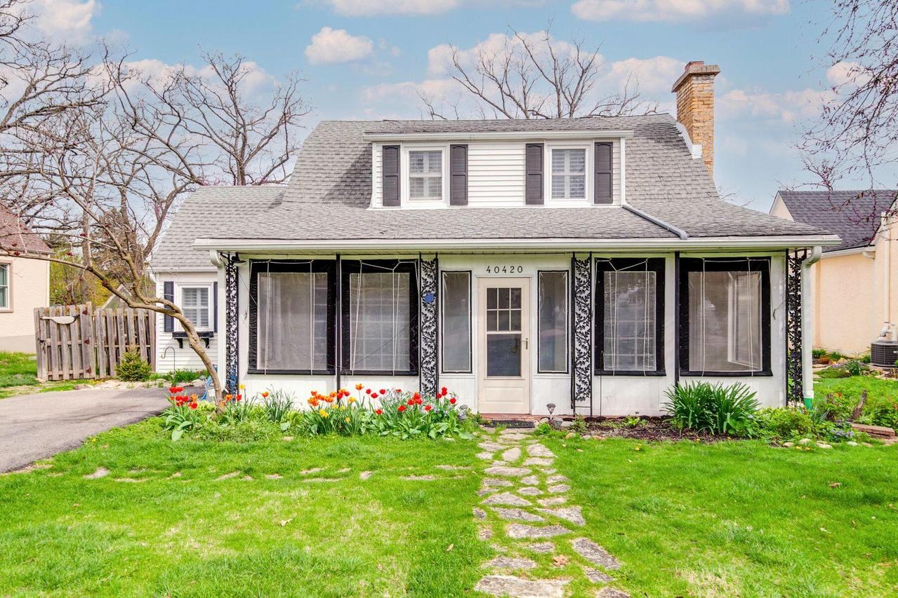 40420 102nd St, Randall, WI 53128