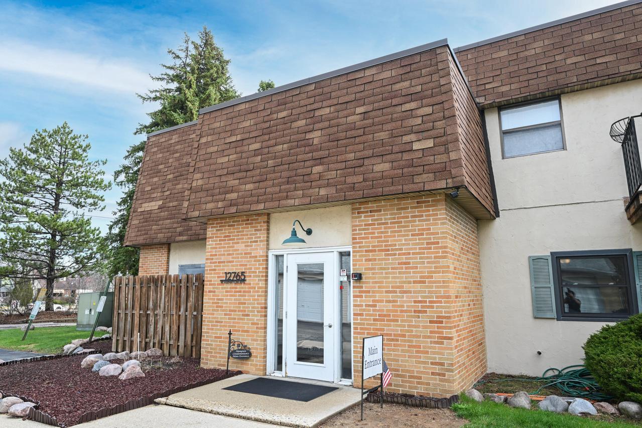 12765 W Hampton Ave #207, Butler, WI 53007