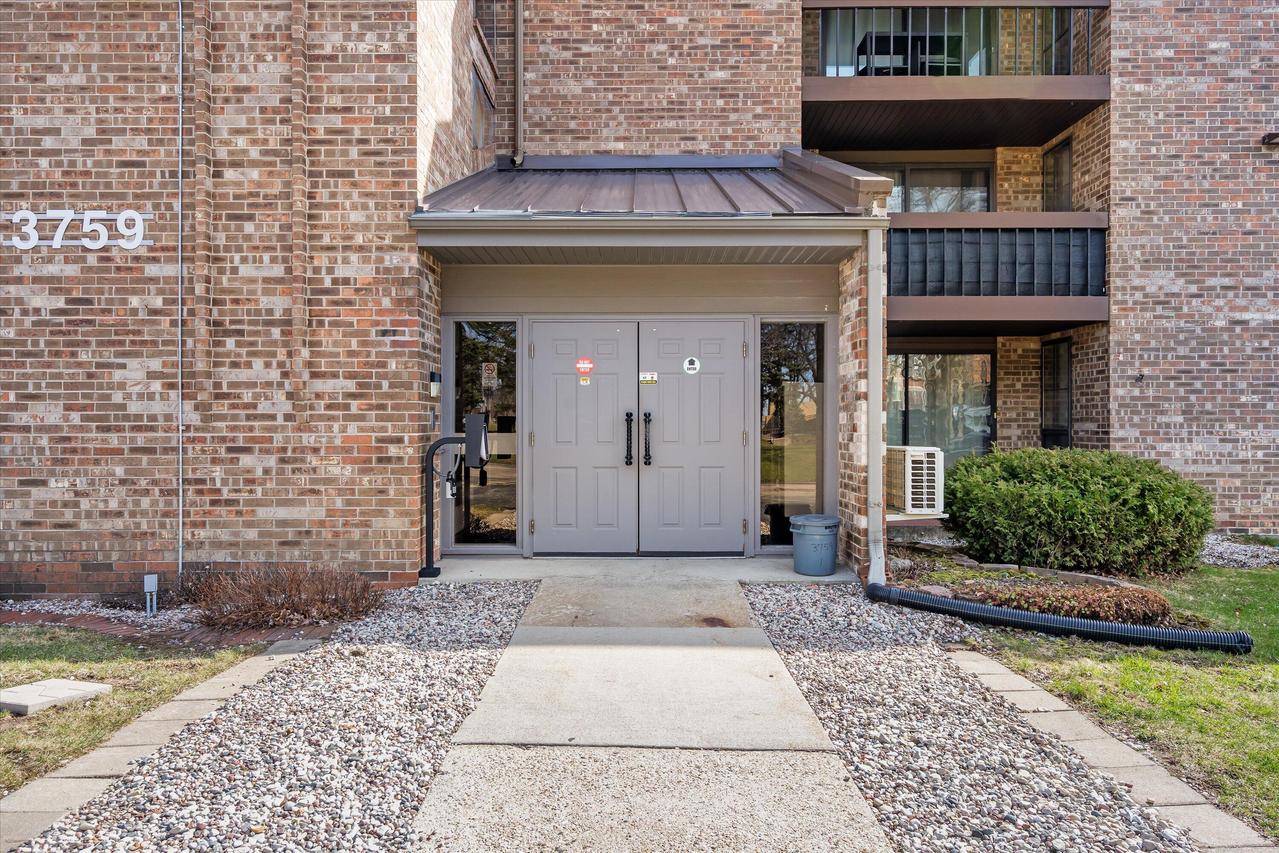 3759 N 88th St #105, Milwaukee, WI 53222