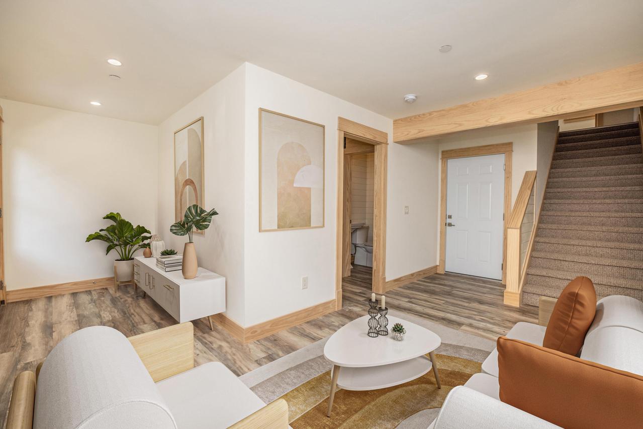 N52W6296-8 Mill St, Cedarburg, WI 53012