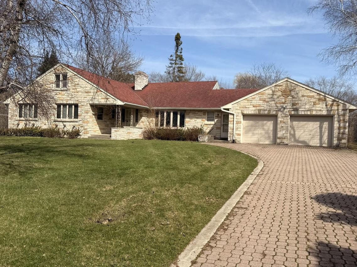170 N Rolland Rd, Brookfield, WI 53005