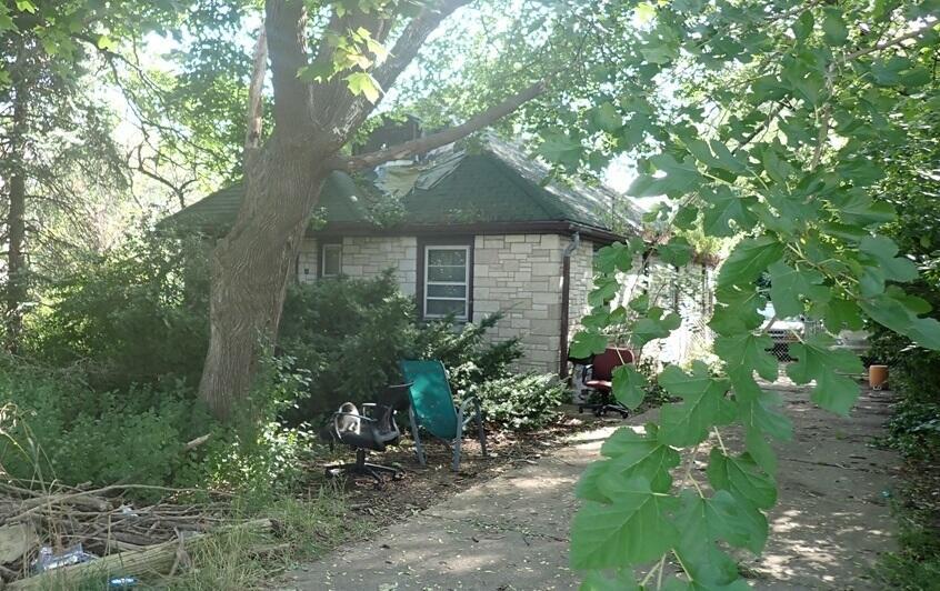 8600 W Fond Du Lac Ave, Milwaukee, WI 53225