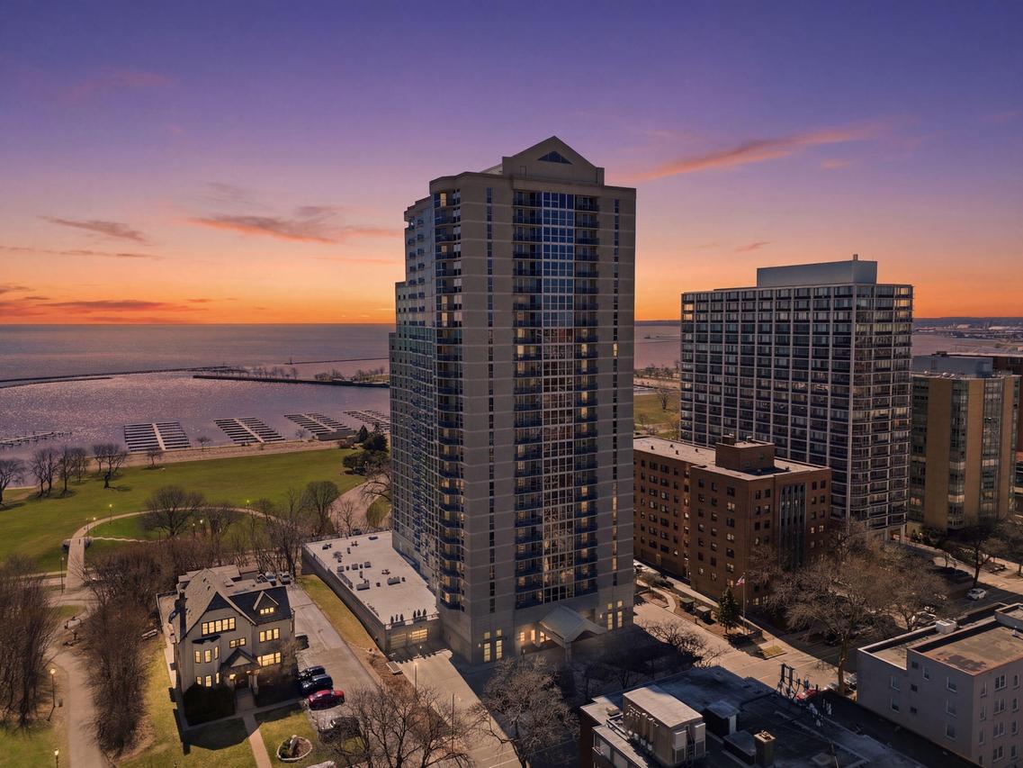 1660 N Prospect Ave #812, Milwaukee, WI 53202