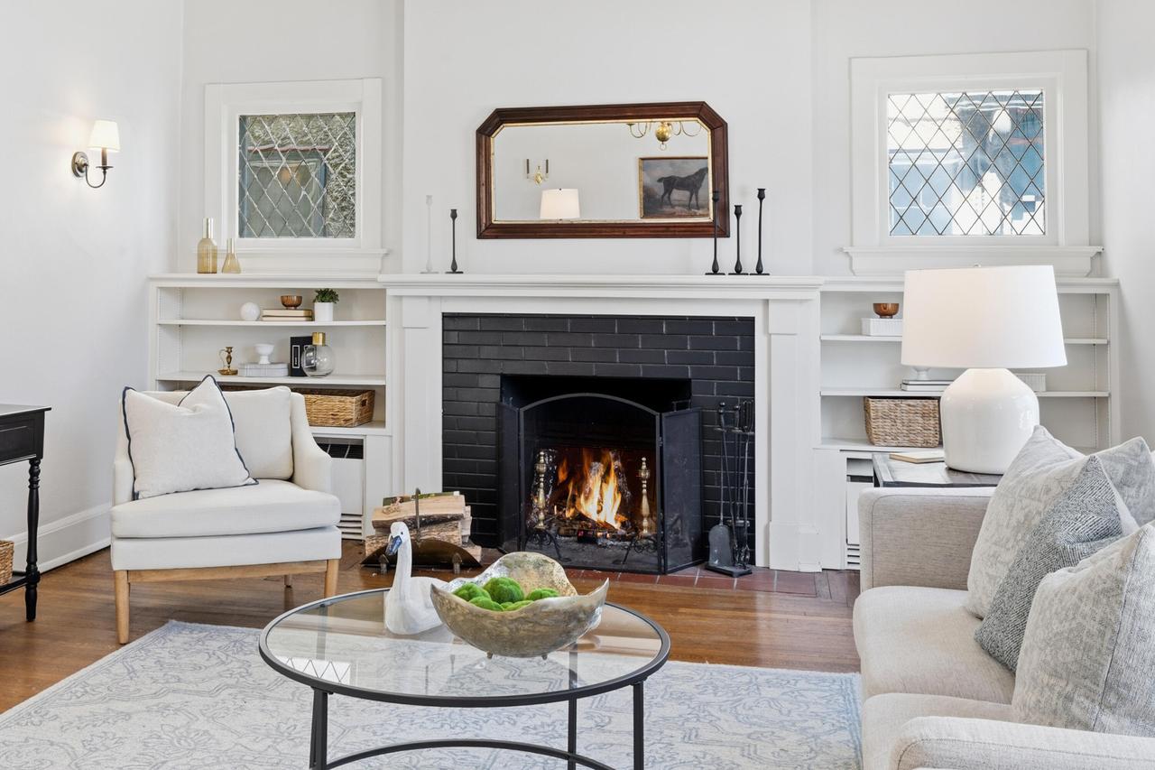 2937 N Summit Ave, Milwaukee, WI 53211