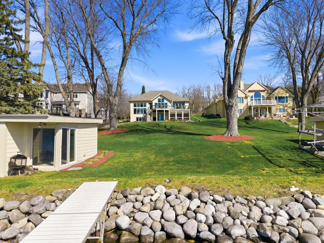 N26W30183 Maple Ave, Delafield, WI 53072