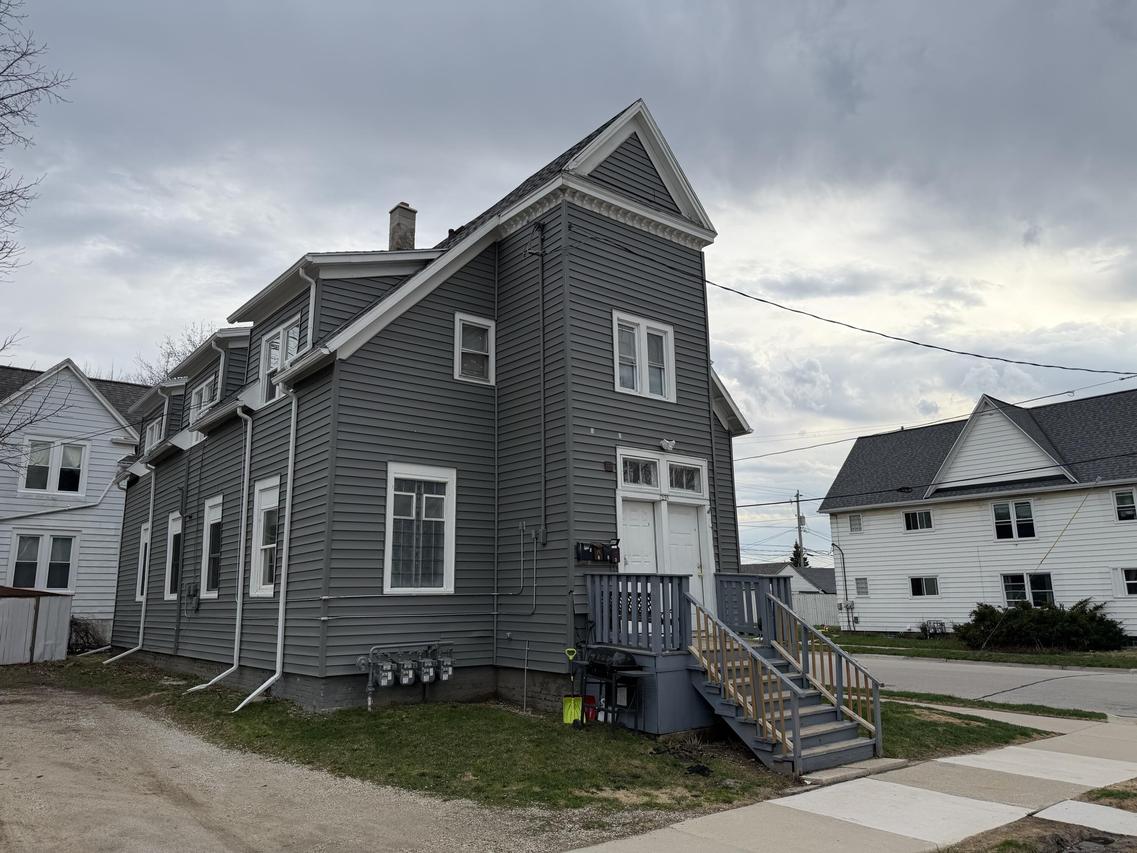 1235 Michigan Ave, South Milwaukee, WI 53172