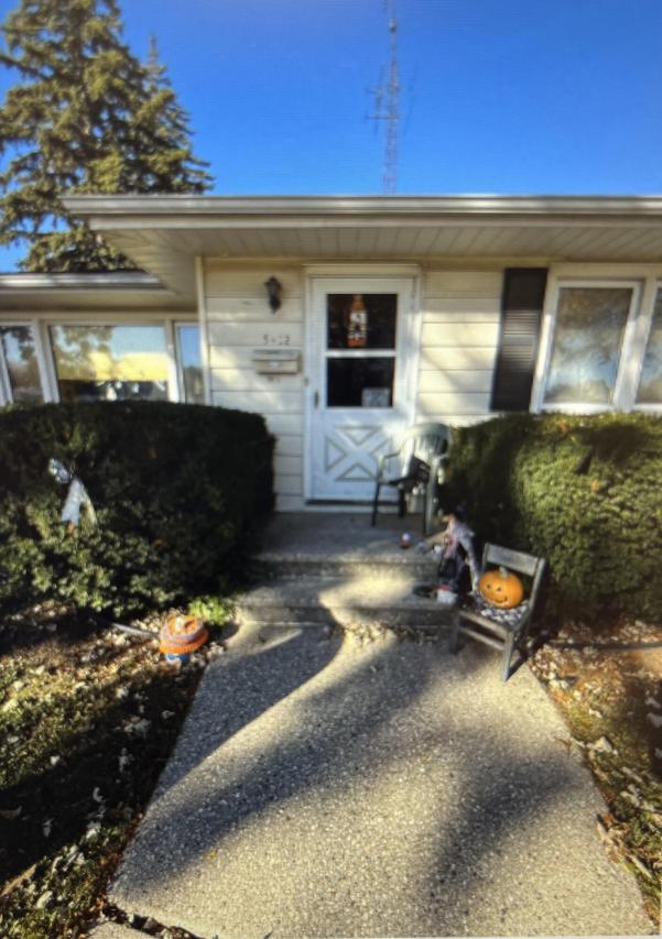 5612 39th Ave, Kenosha, WI 53142