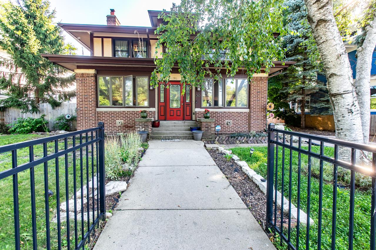 2915 Washington Ave, Racine, WI 53405