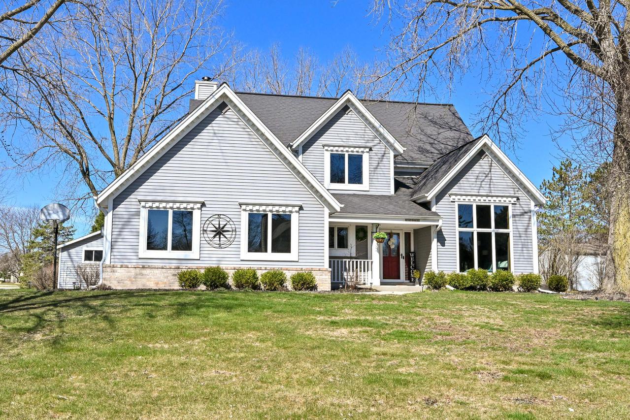 W143N6633 Aspen Dr, Menomonee Falls, WI 53051