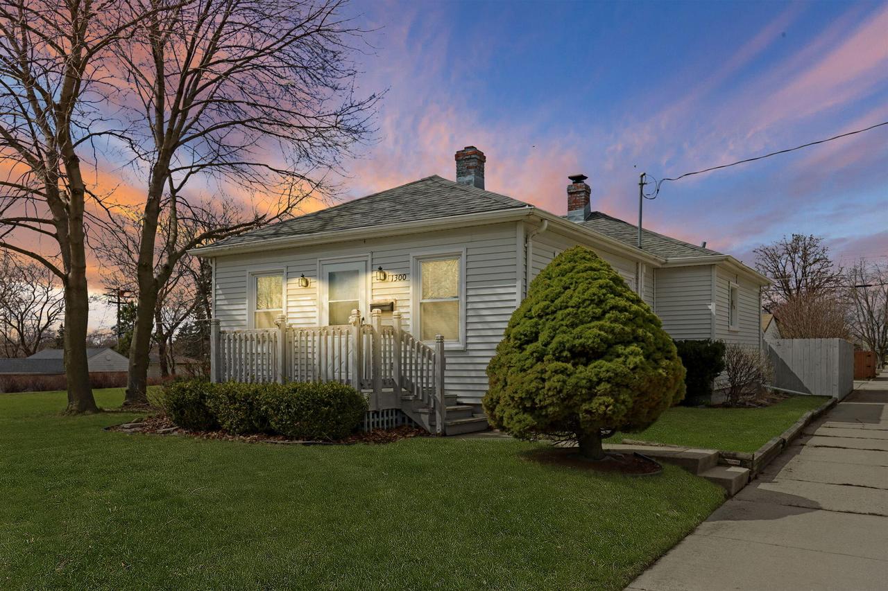 1300 Illinois St, Racine, WI 53405