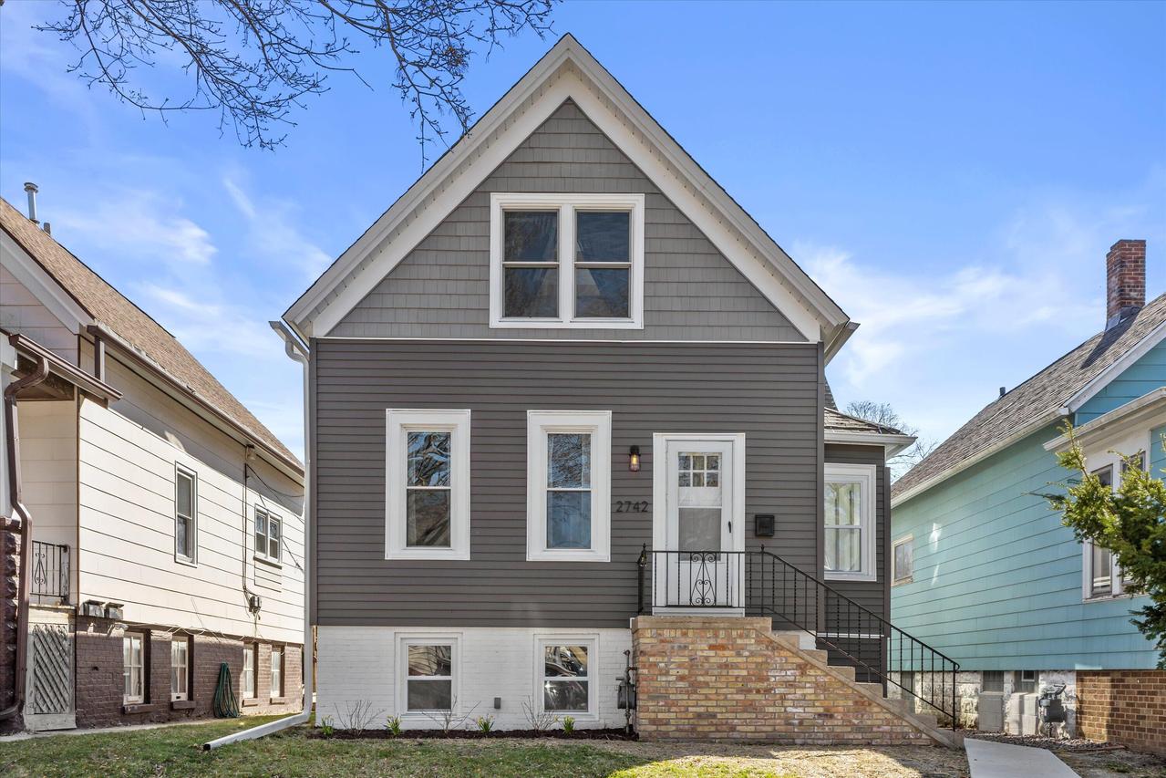 2742 S Greeley St, Milwaukee, WI 53207