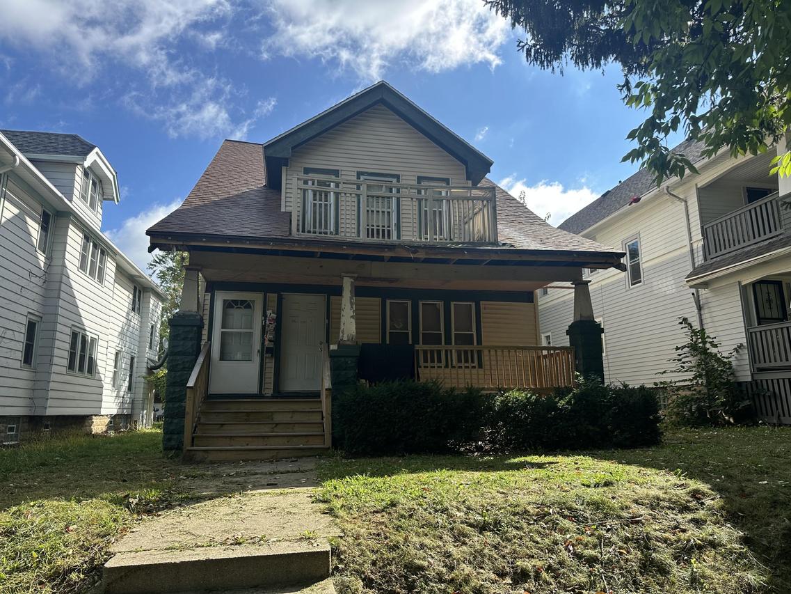 2554 N 51st St, Milwaukee, WI 53210