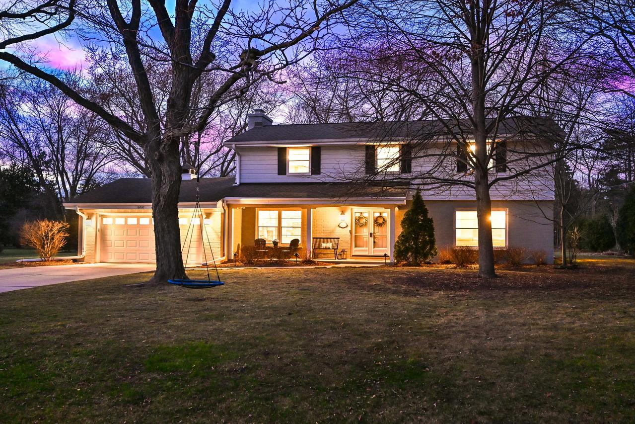 12850 Wrayburn Rd, Elm Grove, WI 53122