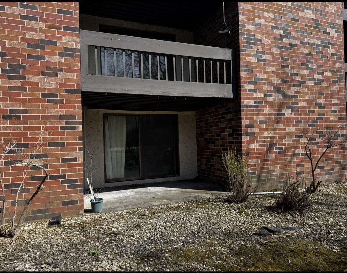 2470 W Good Hope Rd #165, Glendale, WI 53209