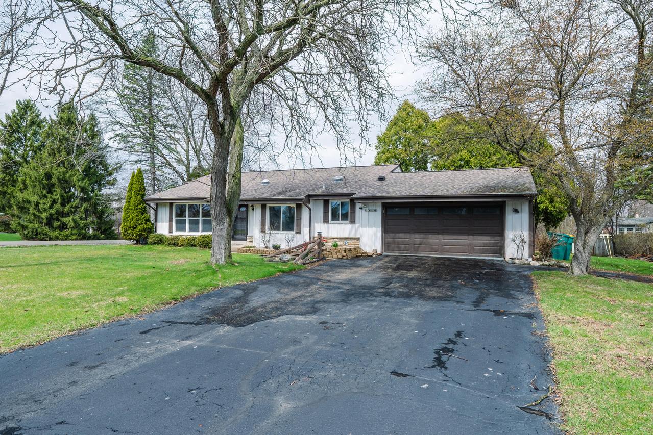 N97W15790 Burr Oak Rd, Germantown, WI 53022